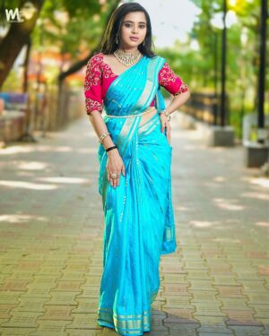 Kavyashree Gowda Instagram - 🩵✨.
.
.
PC @mr_dilip_fotography @mcc_manucampaignscorner 
.
Saree : @kanchi_co_yogalakshmi_silks 
Blouse : @dt_bridalstudio 
.
.
Jewelry : @beadedtreasuresjewelry 
Mua : @makeover_by_kavyarohith 
Hair : @hair_by_pallavi_shatty 
.
.
.
#kavyashreegowda #k #gowri #mgm