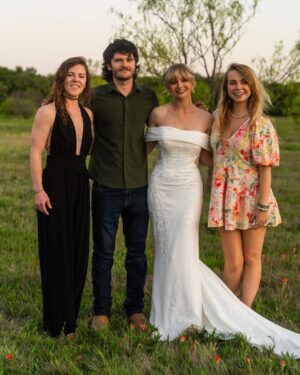 Kendra Instagram - There’s something so wonderful about watching your loved ones find their person 🥹 Congratulations to @kriscollins and @oompavilleig  we are so so happy for yall and feel so blessed to have gotten to watch you bloom together!! Wishing yall a home full of laughter and belly’s full of tomahawks 😌🥳💞✨