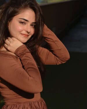 Khushi Mishra Instagram - Brown girl in the sun🌞😛