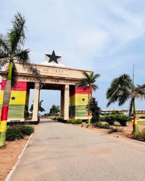Kiki Omeili Instagram - The WA tour ended where it began……
I flew back into Accra to catch my flight home but like I always say “Did you even come to Ghana if you don’t have a picture in the independence square?”
Independence wasn’t long ago, so the square still has its independence decorations. 

#West Africa
#Accra
#Ghana
#Wanderlust
#KikisWanderlust