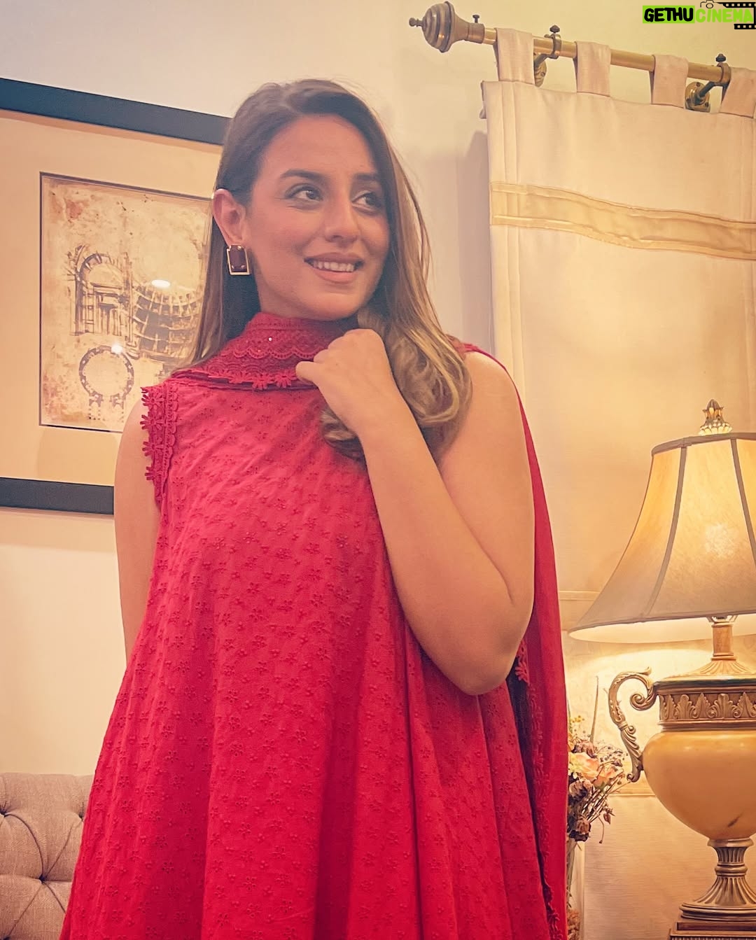 Kinza Razzak - 19.3K Likes - 🌹