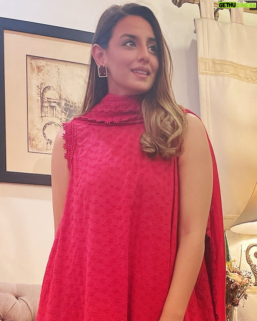 Kinza Razzak - 19.3K Likes - 🌹