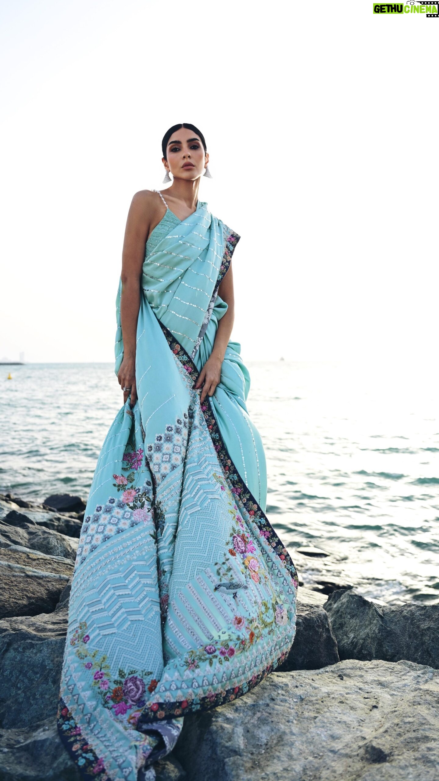 Kiran Malik - 2.6K Likes - This beautiful sari by @nidaazweratelier has my heart 💕
So excited for her new festive collection coming to her Dubai trunkshow on Sat, April 26th.
Location: Address Montgomerie, Emirates Hills, Dubai
See you there! 🩶🦋
