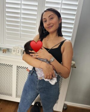 Klariza Clayton Instagram - 4 weeks early, 3 weeks postpartum, 2 weeks since being discharged from the hospital and 1 week until the original due date. 

It’s been a wild 21 days.

Welcome to the world little one, we are so in love you ♥️