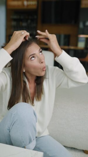 Klaudia Halejcio Instagram - [reklama] ZAGADKA DNIA:

Jest coś, co:
• Czasem wypada bez ostrzeżenia,
• Potrafi łamać się ze stresu,
• Rośnie, gdy o nie zadbasz,
• I lubi, gdy je dotykasz.

Co to takiego?
Napisz swoją odpowiedź w komentarzu! 😁

A jeśli chcesz zadbać o swoje włosy, skórę i paznokcie od środka, sięgnij po Biotebal PLUS — suplement diety z 14 aktywnymi składnikami, w tym: d-biotyną, cynkiem i selenem, które wspierają siłę włosów.

@biotebal_pl #biotebalclub #pielęgnujplusy #polpharma