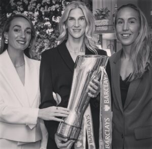 Kosovare Asllani Instagram - Evenings with the team ✨

Building a winning team requires facing a lot of challenges, determination and patience.
Just as important as building a winning culture is the need to create an environment where players feel safe, seen, and supported. Creating that kind of environment on and off the pitch is the key to letting talent shine.
Achieving a set goal within a year fills me with pride. 
Grateful to everyone involved, my teammates, Michele, the entire staff, and of course, our incredible fans. 🩵
