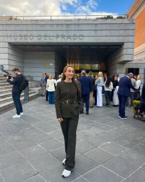 Kosovare Asllani Instagram - Sum up of my days in Madrid 📸 🎥 
- Laureus World Sport Awards, Cibeles Palace. 
- 🎥 Panel discussion/press conference. 
- An incredible visit and Academy dinner at the Prado museum.
- Early workouts.
- Madrid City. 
- Kia   Laureus Carpool interview.