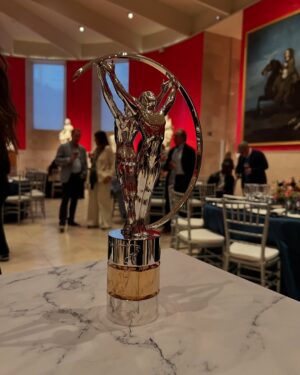 Kosovare Asllani Instagram - Sum up of my days in Madrid 📸 🎥 
- Laureus World Sport Awards, Cibeles Palace. 
- 🎥 Panel discussion/press conference. 
- An incredible visit and Academy dinner at the Prado museum.
- Early workouts.
- Madrid City. 
- Kia   Laureus Carpool interview.