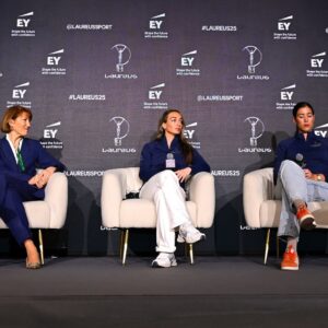 Kosovare Asllani Instagram - Really enjoyed taking part in the @laureussport panel discussion - Sport as a catalyst for a better World today together with retired Spanish tennis player Garbiñe Murguza, EY Alicia Rubí, Madrid open president Gerard Tsobanian and amazing Laureus Sport for Good nominee Kick4Life Motlatsi Nkhahle. 💙