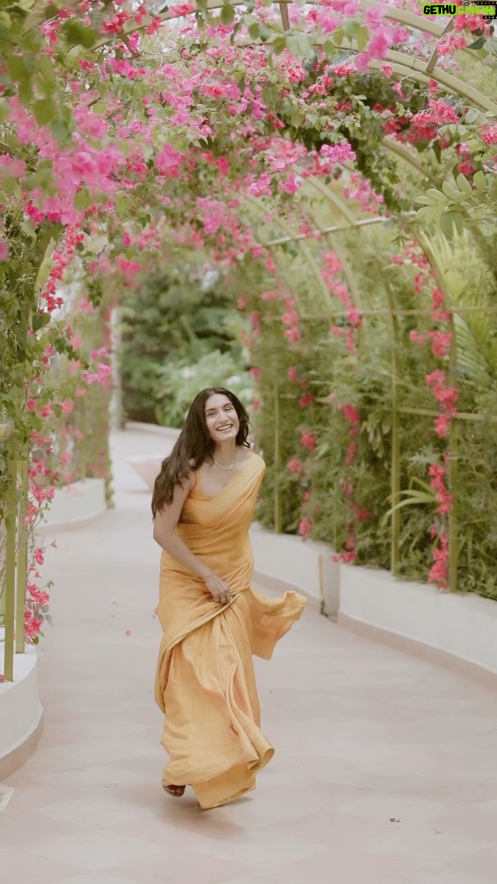 Krishi Thapanda - 16.2K Likes - #Ad Radiate love and light. Styling the CaratLane SOL collection,where the sun meets soul. šāØ
Visit a store near you or shop on their app for the latest designs š
#SoLByCaratLane #CaratLane #KhulKeKaroExpress #MyCaratLaneStory #giftacaratlane