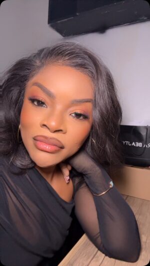 Laura Ikeji Instagram - Make it make sense