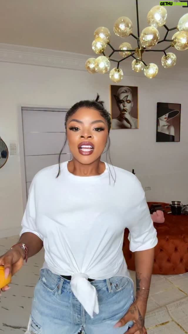 Laura Ikeji - 9.7K Likes - Took a pic with a celebrity blender today 😁 @buchymix