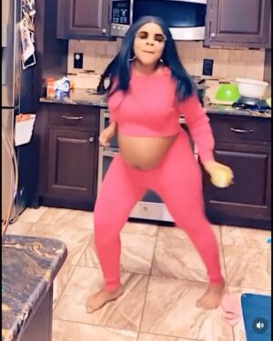 Laura Ikeji Instagram - Happy international women's day. Wear ur belt, loose that weight and party hard.
@getfitng