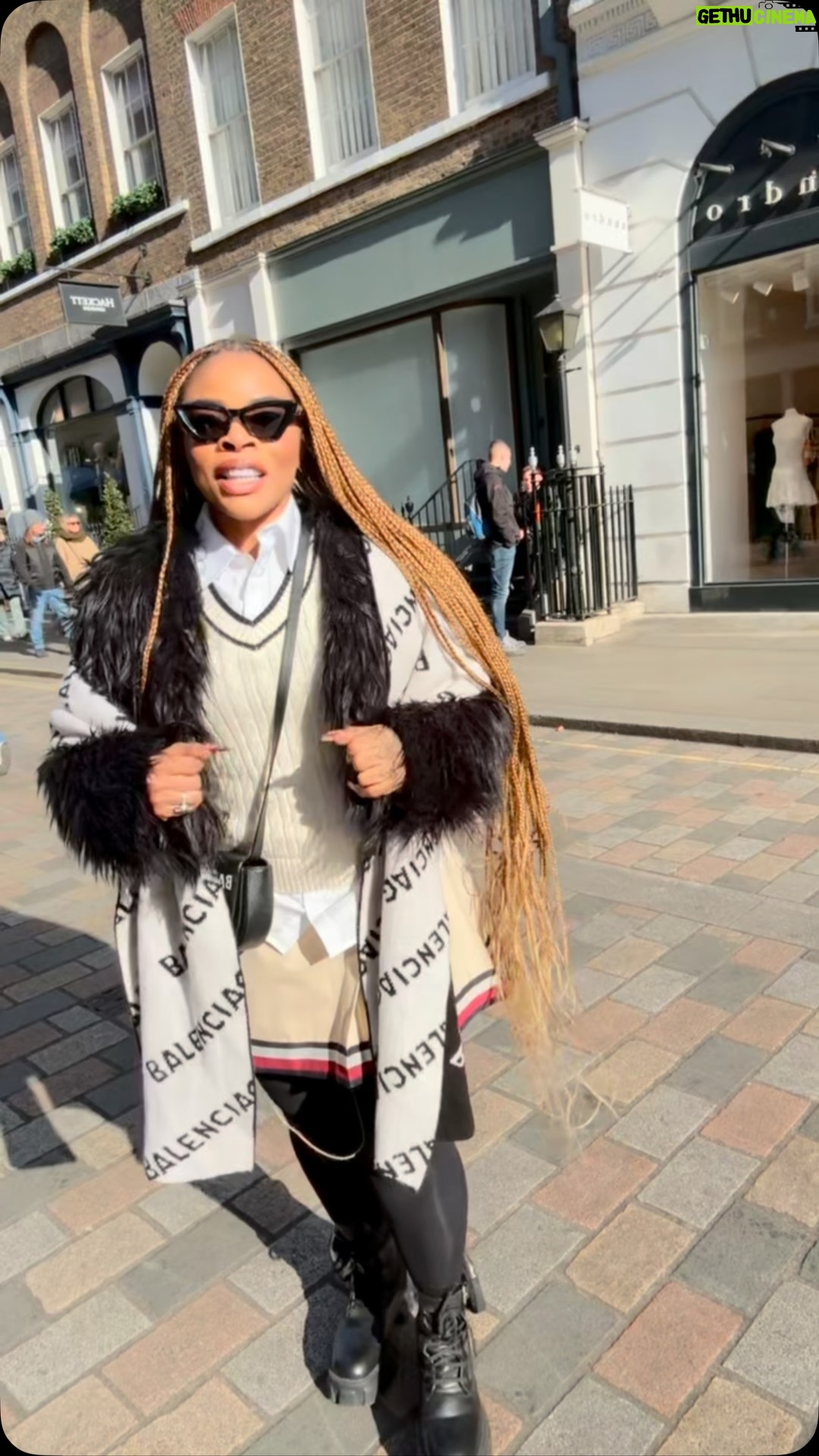 Laura Ikeji - 21.7K Likes - It's my birthday guyssss. I've been so busy guys 😀😀. Love yall