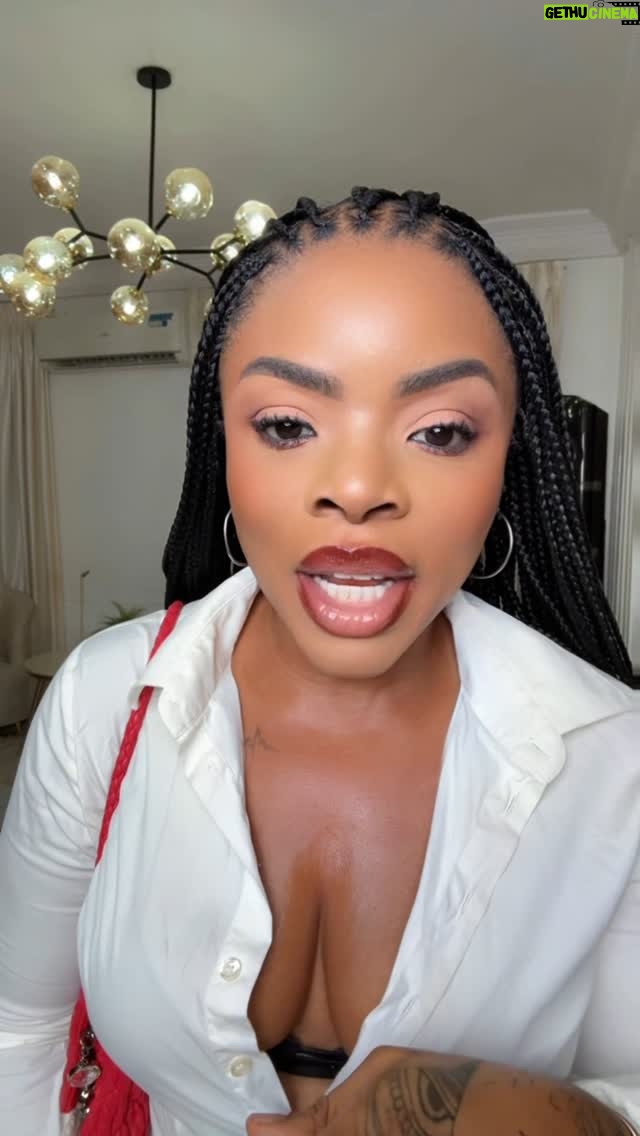 Laura Ikeji - 7.7K Likes -