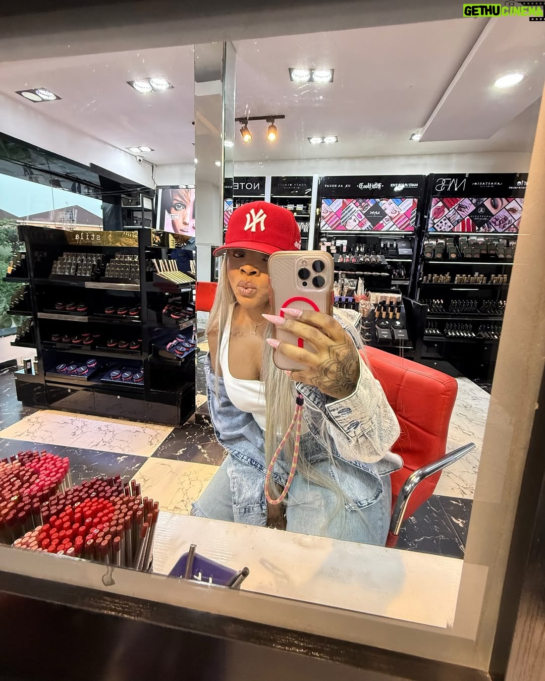 Laura Ikeji - 8.3K Likes - Is there any other beauty store bigger or more stocked than @laurabeautyafrica . I need to go check em out. I need to😁 I'm jealous 😀😀