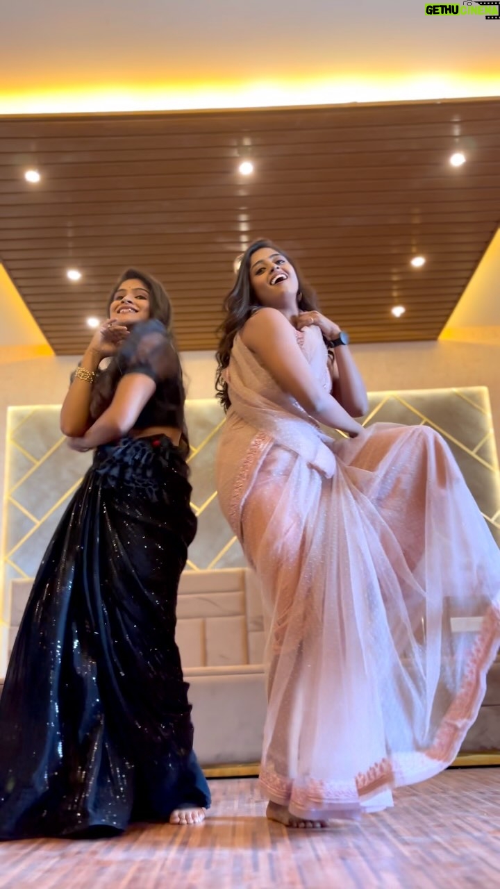 Lavanya - 307.1K Likes - Most requested dance reel!!!!Feelings is peelings…. Trend is trending @sekharmaster
Video-our favourite dop @arfathshariff_official
#trendingnow #explore #shrirasthushubhamasthu #pushpa #zeekannada #starmaa #trendingreels #viral