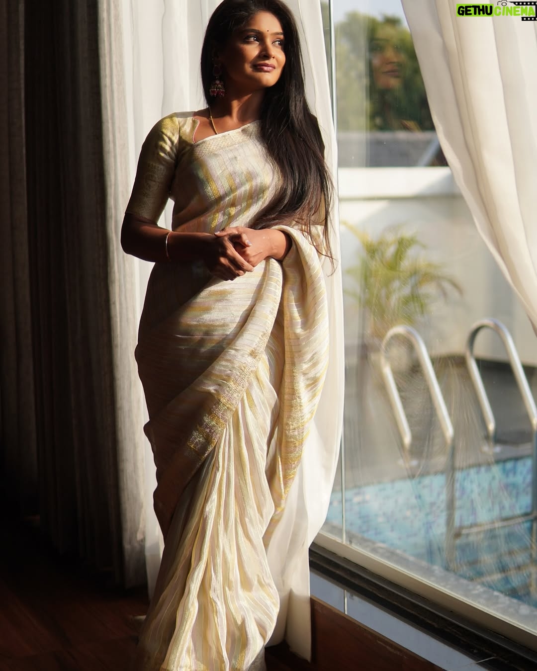 Lavanya - 27.4K Likes - Swipe left and Comment the caption below 🤔
@asthasilks_sarees
@astha_designer_boutique
#viral #viralvideos #viralreels #instaviral #instagram #instalove #explorepage✨