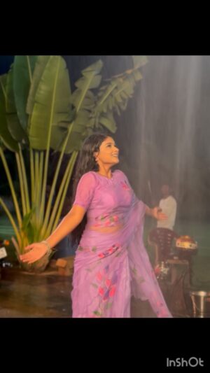 Lavanya Instagram - Making of illu illalu pillalu 
rain effect scene 😍😍 

#viral #viralreels #virałpost #saree #raindance #instaviral #instagramreels #instagram #instalove #instamood #viralreelsシ #explorepage