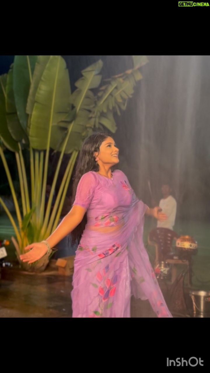 Lavanya - 10.1K Likes - Making of illu illalu pillalu
rain effect scene 😍😍
#viral #viralreels #virałpost #saree #raindance #instaviral #instagramreels #instagram #instalove #instamood #viralreelsシ #explorepage