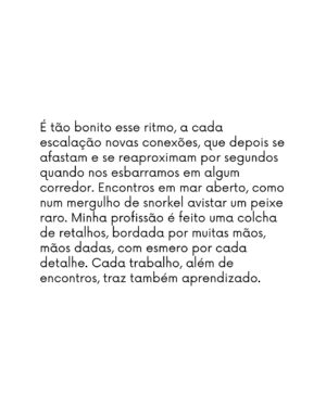 Leandra Leal Instagram - Eu achava muito estranho quando as pessoas chamavam a Globo de casa. Afinal era um empresa, e é meio estranho romantizar viver no trabalho. Mas com o tempo esse nome casa foi fazendo sentido pra mim através das relações que eu construí nessa empresa. Eu vivi grandes amizades nesses 30 anos de Globo, por mais industrial que fosse o ritmo, a criatividade é sempre um fluxo e as relações que ali se criam são íntimas, intensas no tempo infinito e limitado de cada projeto. Encontrar alguém em cena é conhecer seu íntimo. É tão bonito esse ritmo, a cada escalação novas conexões, que depois se afastam e se reaproximam por segundos quando nos esbarramos em algum corredor. Encontros em mar aberto, como num mergulho de snorkel avistar um peixe raro. Minha profissão é feito uma colcha de retalhos, bordada por muitas mãos, mãos dadas, com esmero por cada detalhe. Cada trabalho, além de encontros, traz também aprendizado. Aprender uma coisa nova aos 17 anos, aos 30, aos 40, pode ser um sentimento, um idioma ou um instrumento. Domar os sentidos, não sentir frio num estúdio com roupa de praia, não sentir calor numa roupa do século XVII numa cidade cenográfica em Curicica no século XXI. Aprender a decorar em pouco tempo, levar uma personagem durante um ano e viver com ela as coisas mais banais e os eventos extraordinários que marcam uma novela: perder alguém, trair, ser traída, se vingar… fazer bem 40 cenas por dia. 40! Escolher as prioridades e aceitar seus limites. Acelerar o processo sem deixar de passar por cada etapa. A coisa mais valiosa que eu levo dessa casa são as pessoas, que não moram nessa casa, mas construíram a sua história. (Continua nos comentários)