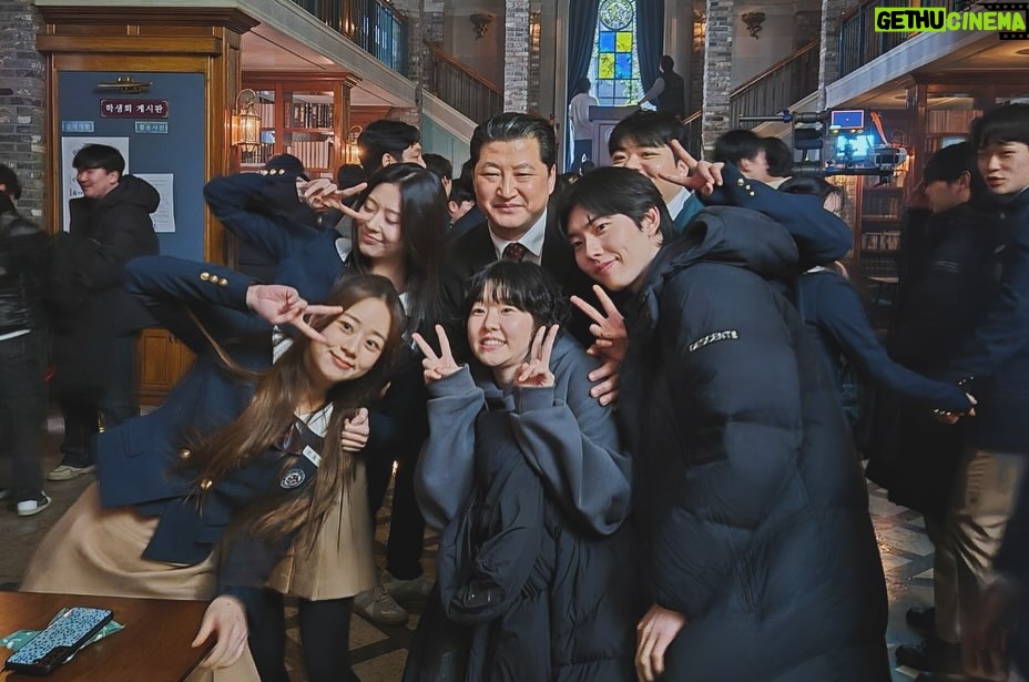 Lee Min-ji - 10.3K Likes - #mbc #언더커버하이스쿨 #김리안 선생님 안녕-!!! 👋🏻