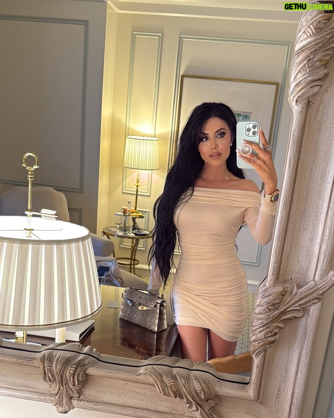 Leyla Milani - 15.2K Likes - LA 🌴