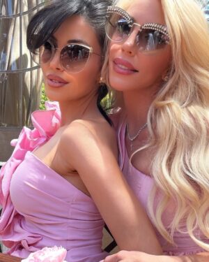 Leyla Milani Instagram - Closed out April with a grateful heart surrounded by these beautiful souls I call my friends. We’ve known each other and have celebrated each other for over a decade. A lot of times I get asked what is the key to finding a great group of supportive, loving friends, and I always say, it starts with you. You have to be that exact version of the friend that you’re seeking. You must embody all those beautiful qualities yourself first in order to attract like-minded souls. Anyway, I love you guys & thank you for all your beautiful birthday messages. 🌸🌸🌸