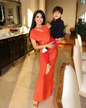 Leyla Milani Instagram - Happy Mother’s Day to all the beautiful moms. 🌸🌸🌸🌸🌸🌸🌸🌸🌸