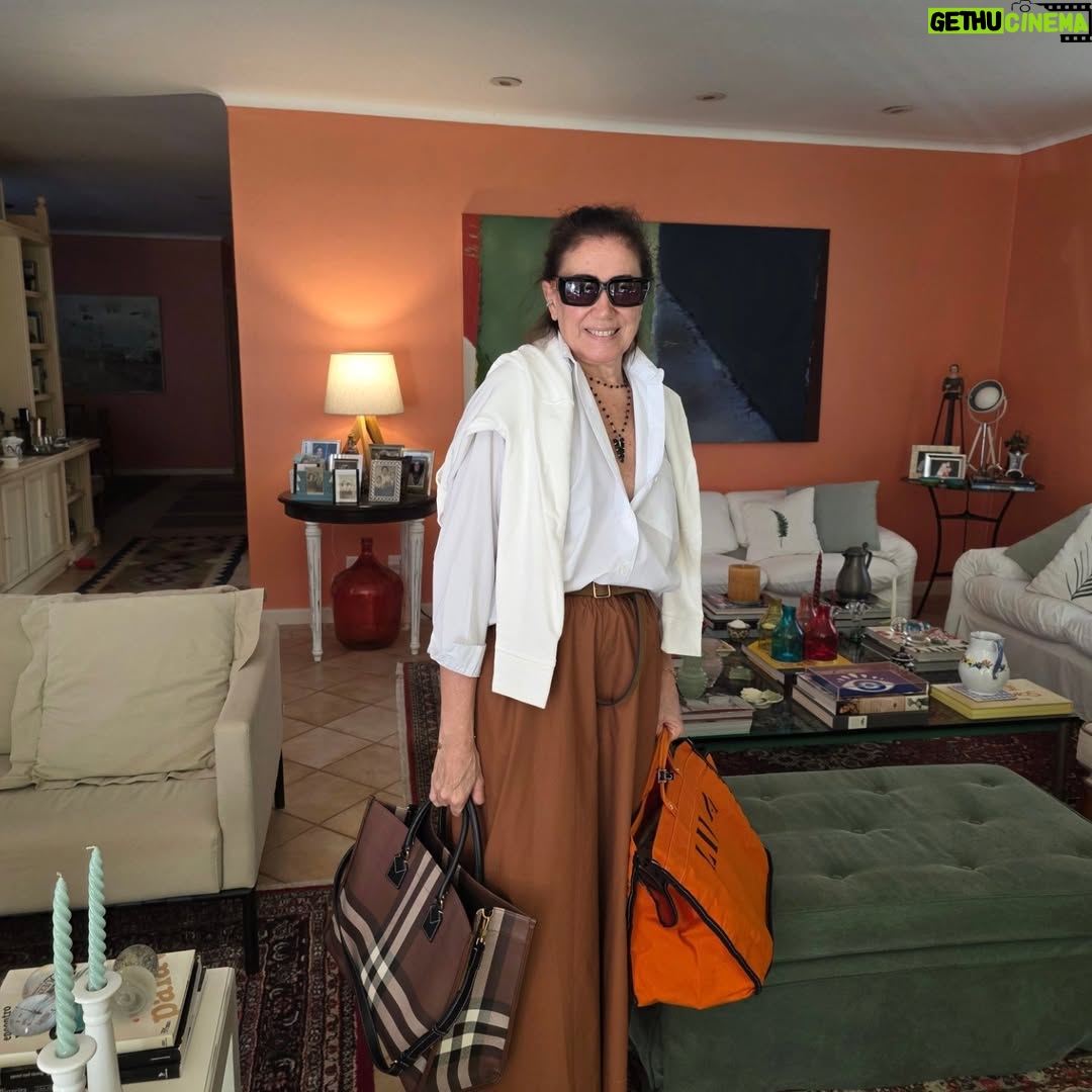 Lilia Cabral - 12.7K Likes - Saindo pra trabalhar!