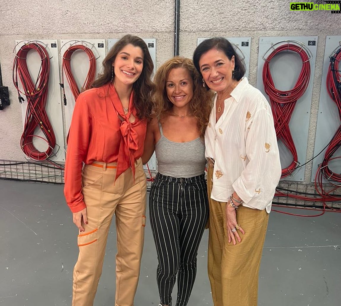 Lilia Cabral - 22.7K Likes - Que maravilha estar com a @giuliabertolli em Lisboa e ainda poder rever tantos amigos queridos ❤️🇵🇹 @globointernacional
#tvglobo #lisboa