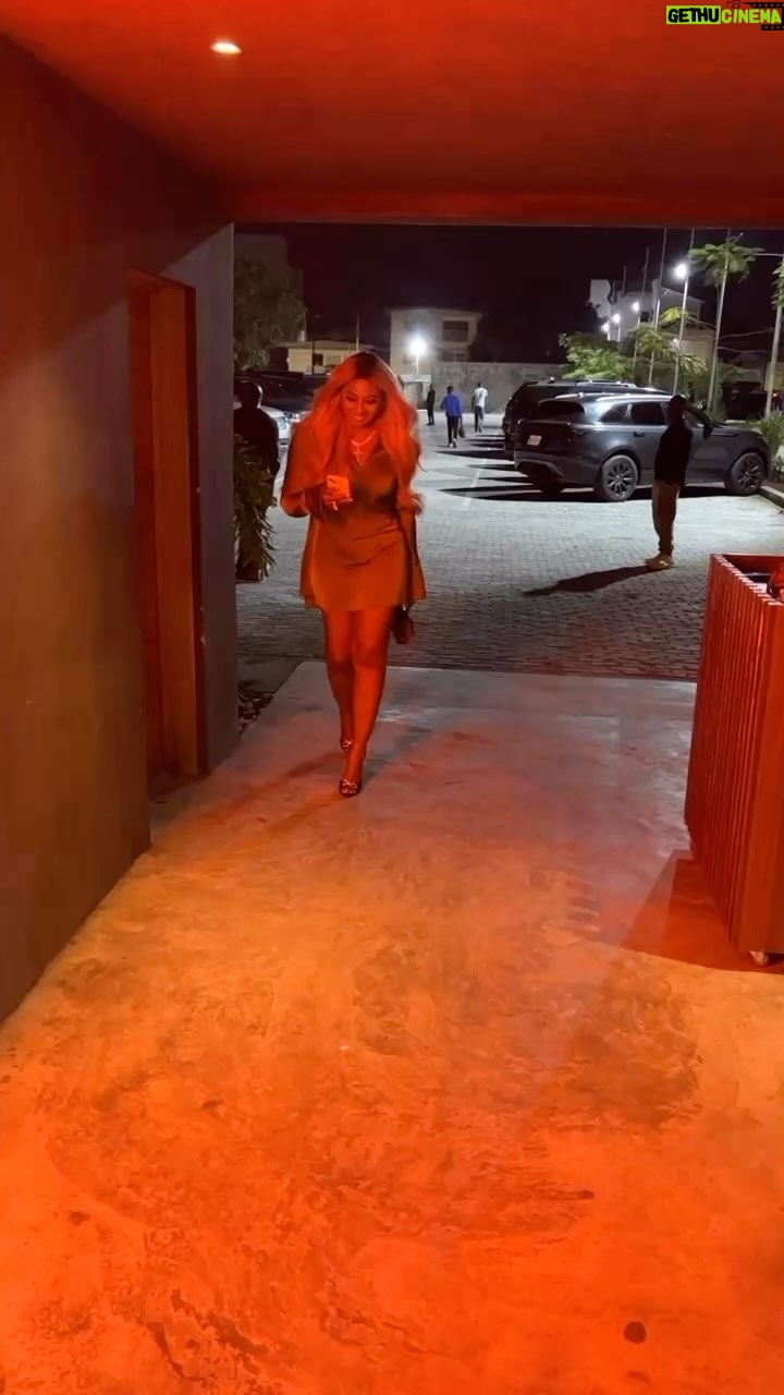 Lilian Esoro - 12.3K Likes -