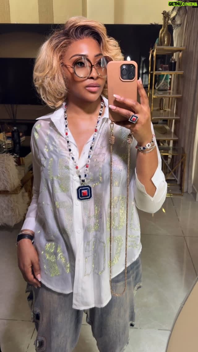 Lilian Esoro - 2.3K Likes -