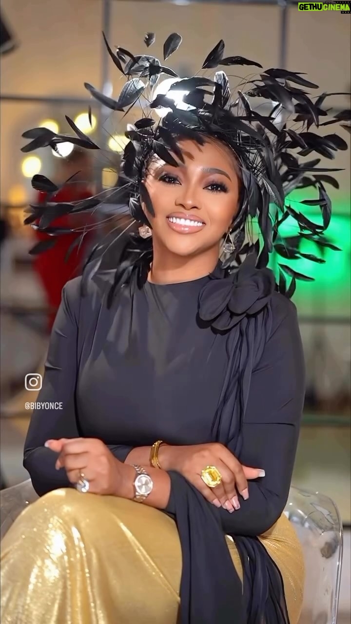 Lilian Esoro - 4.6K Likes - 💄 ~ @bibyonce
Skin - @liocaskin
👗~ @chels.couture
👒 🎩 ~ @houseofkadeena
#weddings #lagos #beauty #facinators #makeup #skincareroutine