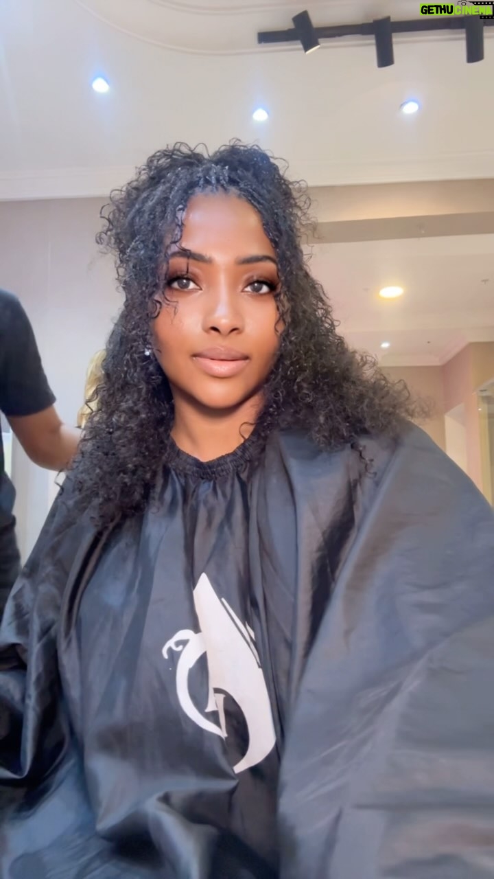 Lilian Esoro - 7.7K Likes - Braided my hair @liocaofficial
From the hospitality, top notch services, happy staff, down to the end result.
💯 👌👌
I LOVE it.
How is my new look?
Fun fact about the hair is that…..
It is light, and I can style it however I want to. 💃🏻💃🏻💃🏻
Weight loss solution available @liocaofficial
Ramadan is here don’t forget to visit @abayabylioca for your abayas.
#Braids #hair #salon #beauty #saloninlekki