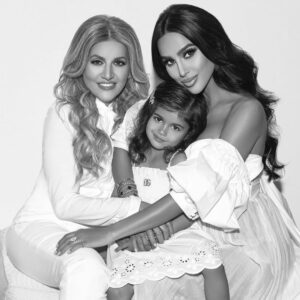 Lilly Ghalichi Instagram - Motherhood is watching your heart live outside your body ❤️ the greatest privilege of my life, and so beyond grateful to mine and thankful for my mother in law. 
📸 by @bethanngreenberg