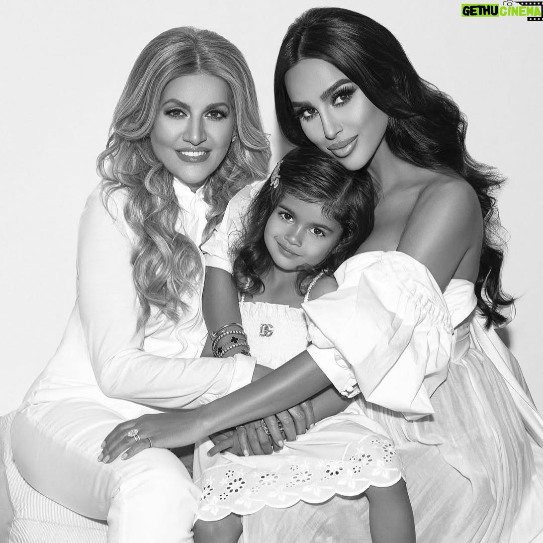 Lilly Ghalichi - 0 Likes - Motherhood is watching your heart live outside your body ❤️ the greatest privilege of my life, and so beyond grateful to mine and thankful for my mother in law.
📸 by @bethanngreenberg