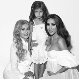 Lilly Ghalichi Instagram - Motherhood is watching your heart live outside your body ❤️ the greatest privilege of my life, and so beyond grateful to mine and thankful for my mother in law. 
📸 by @bethanngreenberg