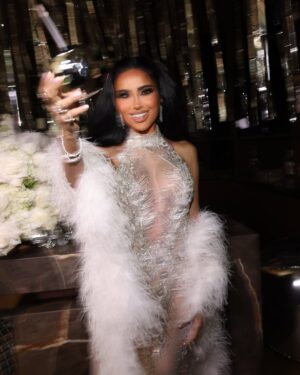 Lilly Ghalichi Instagram - A glimpse inside the details of my 42nd Disco 🪩 thank you to everyone that made it so special, I’m still on cloud 9 but I promise I’m almost done posting lol ❤️
Event: @detailsbyhaleh 
Dress: @waltercollection 
Flowers: @dushanflowers 
Cake: @maisondelafork 
Custom Signs: @glamsignia 
Photos: @victoriasirakovaphotographer