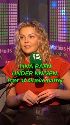 Lina Rafn Instagram - Jeg står pt helt nøgen med et vaterpas 🫡