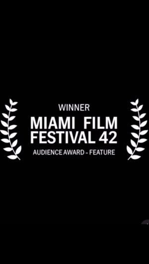 Lola Ponce Instagram - 💫🙏🏻 Ganamos! 
𝙰𝚞𝚍𝚒𝚎𝚗𝚌𝚎 𝙰𝚠𝚊𝚛𝚍 @miamifilm 
Gracias por tantas emociones @espinafilm Es solo el inicio! 💫 Gracias @telemundo @cynthiabague por acompañarnos siempre! ❤️‍🔥