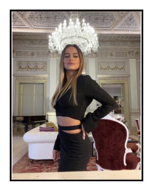 Lola Ponce Instagram - 🇮🇹🎬🎥 Preparatevi… 
Perché presto vi racconterò una storia che sarà… wow wow wow 💃😎 
C’è Premio 🏆 chi indovina?

Get ready... 
Because soon… 
I will tell you a story that will be...❤️‍🔥
Is there a prize for those who guess…
🥰😎🇮🇹🎬🎥🏆