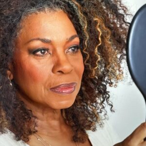 Lorraine Toussaint Instagram - So happy in my own skin. Trust and believe...it only gets better! 🎉