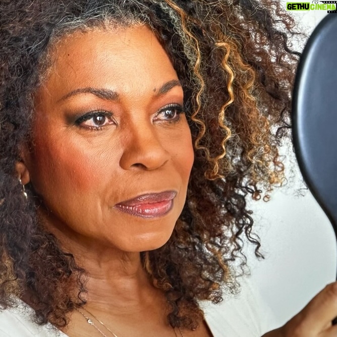 Lorraine Toussaint - 9.7K Likes - So happy in my own skin. Trust and believe...it only gets better! 🎉