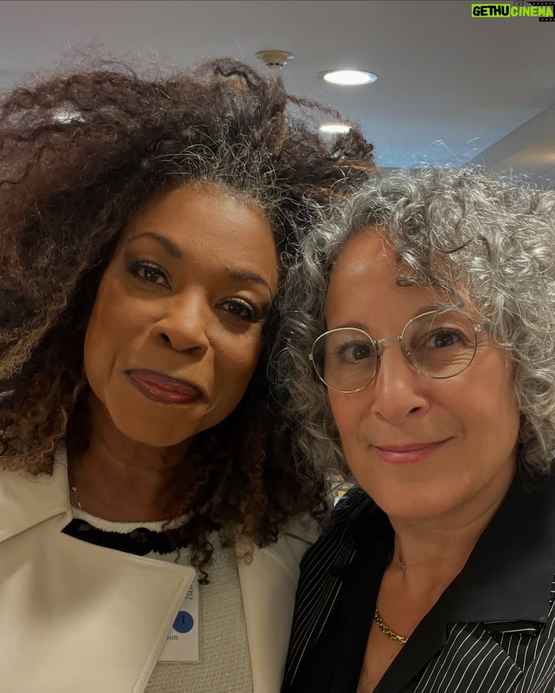 Lorraine Toussaint - 6.8K Likes - Joined @thecreativecoalition on Capitol Hill yesterday to secure NEA funding for The Arts.
#artsday2025
#righttobeararts