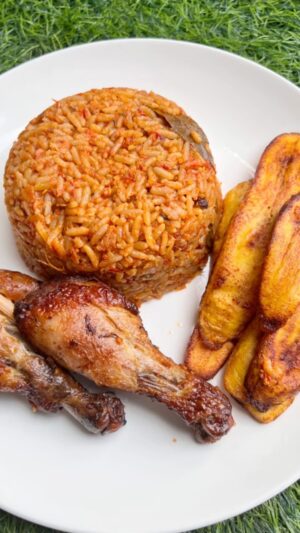 Lota Chukwu Instagram - What’s your favorite? Long time, no food post.