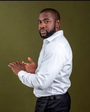 Lota Chukwu Instagram - My brother, my friend. Always great to have someone as awesome as you to say “I wish you same”. I pray it’s upwards always for you. 

Happy birthday baby. I love you @charlesetubiebi