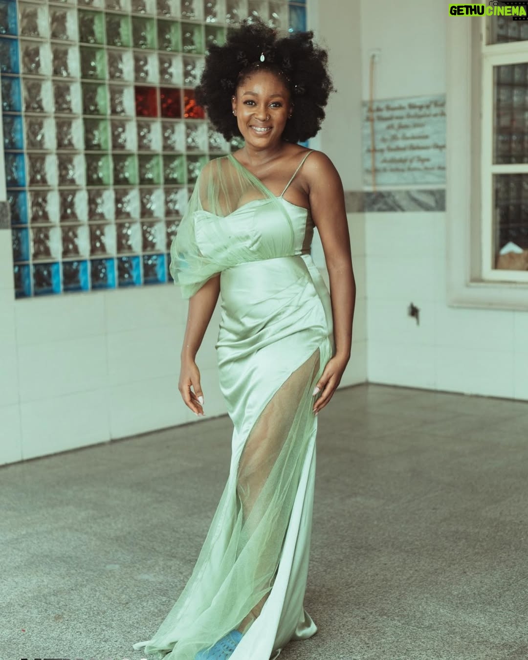 Lota Chukwu - 3.1K Likes - Now That We’re Married premieres tomorrow on Africa Magic Showcase, channel 151 at 9:30pm.
I couldn’t have done it without the people on my team. Grateful to have people who started this journey with me, all the way from 37 To Go. Thankful for those who joined along the way and believed in @thecowriefilms and in me. Thanks to my actors who believed in this script @topeolowoniyan my leading lady and favorite teammate who always answers when I call, @eso.dike my leading man. Thank you for letting me stretch you. @ibrahimsuleimanofficial @michaeloejoor @menasodje @sirdee_da thank you guys so so much!
For my crew, una appreciation de come. ❤️