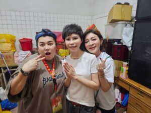 Lotus Wang Instagram - 昨晚吉時 #白沙屯拱天宮天上聖母迎駕🙏
進香🙏❤️
媽祖慈悲滿滿的感動🙏
保祐眾生平安吉祥🙏

#我是保庇天后王彩樺
#蛇年發大財
#願你一切吉祥如意
#蛇出來了