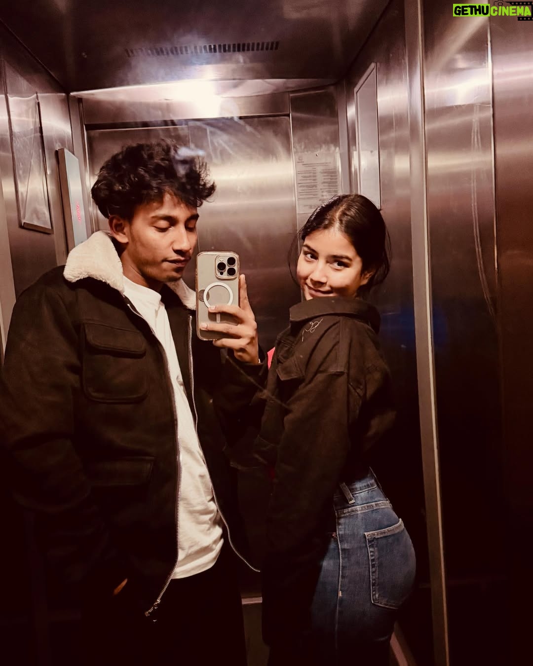 Lucky Rajor - 3 Likes - 🖤🫣 burii nazar wale tera muhh kalaa 😂🫣
#luckyrajor